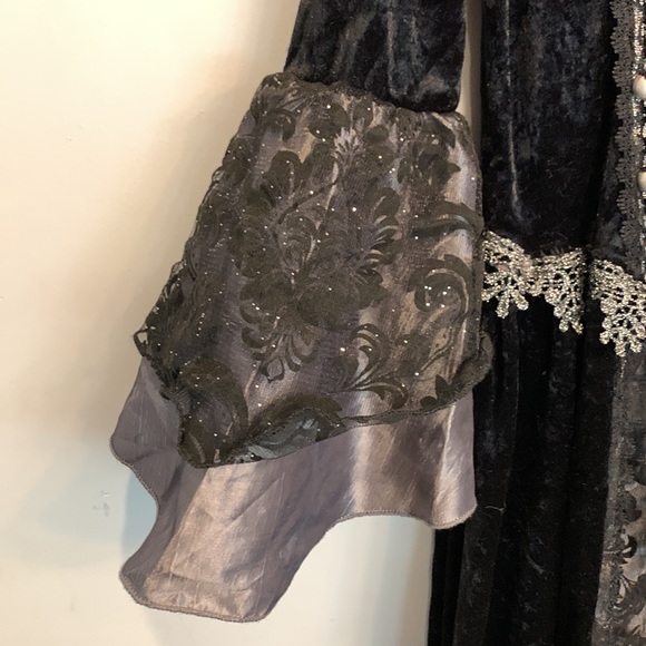 Victorian Dress with hoop petticoat, mini hat headband with veil & necklace. - Picture 7 of 15